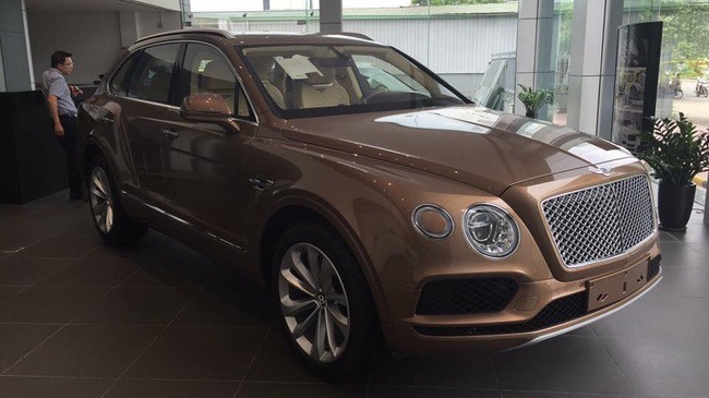 SUV Bentley Bentayga hon 20 ty 